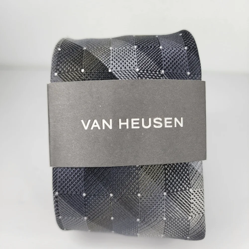 VAN HEUSEN Black Tie.